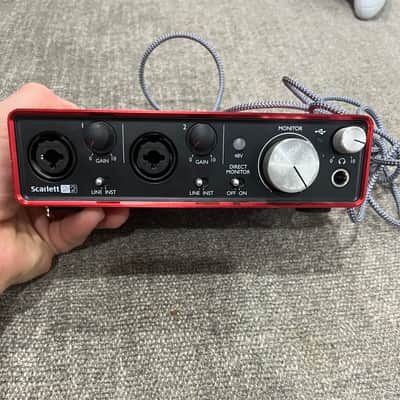 Focusrite Scarlett 2i2 2nd Gen USB Audio Interface 2016 - 2018 - Red / Black image 1