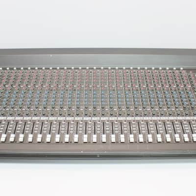 Mackie SR32.4 32x4x2 4-Bus Mixing Console