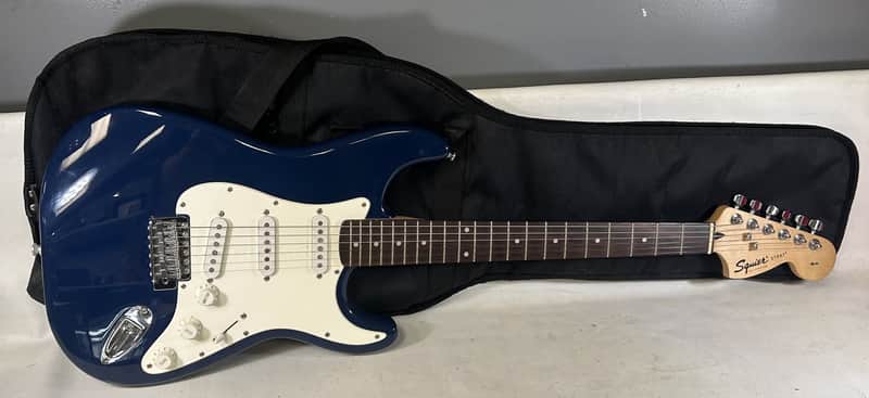 Squier Affinity Series Stratocaster with Rosewood Fretboard 2014 - 2016 - Lake Placid Blue image 1