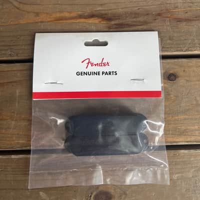 Real Life Relics Genuine Fender Black Mustang® Pickup Covers Closed Top No holes (Set of 2) 0080149049   [DA1]