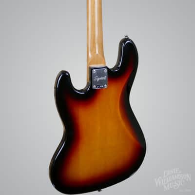 Squier Classic Vibe '60s Jazz Bass Fretless, Laurel Fingerboard, 3-Color Sunburst image 6