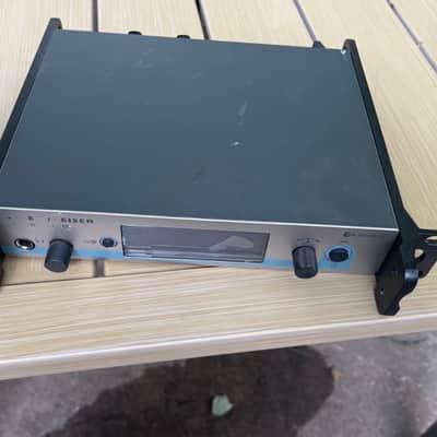Sennheiser EW 300 IEM twin receivers image 2