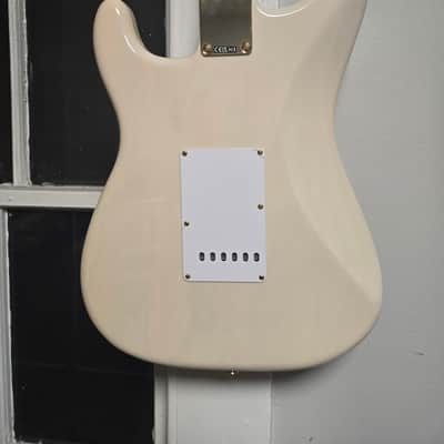 Fender Limited Vintera III late 50's Stratocaster image 4