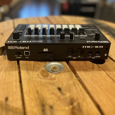 Roland MC-101 Groovebox image 5