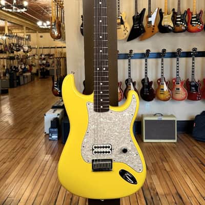 Fender Limited Edition Tom DeLonge Stratocaster - Graffiti Yellow image 8