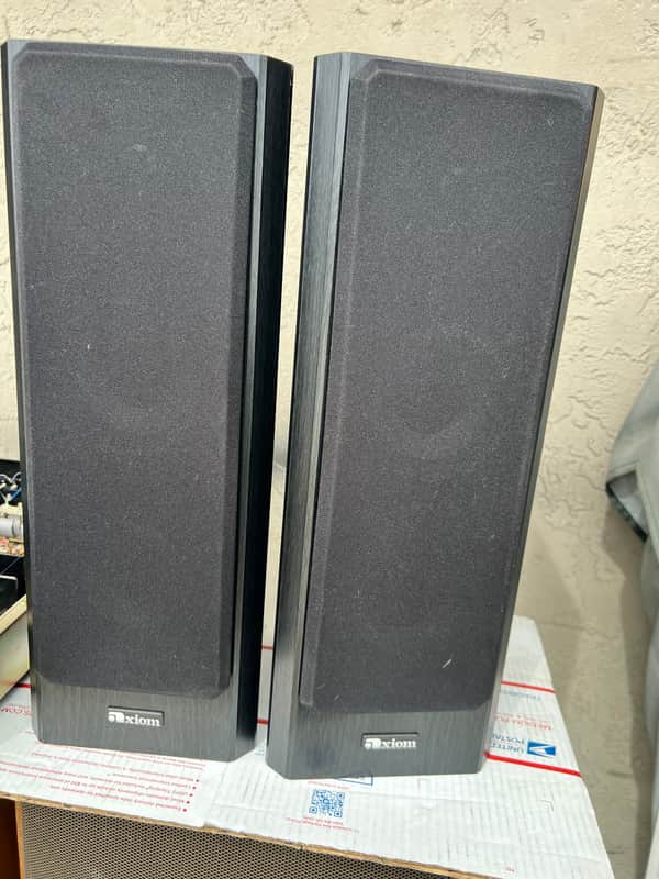 Axiom Audio Home Theater speakers model M22ti in great condition