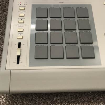 AKAI MPC3000 MPC 3000 Classic Sampler Sequencer Drum Machine image 8