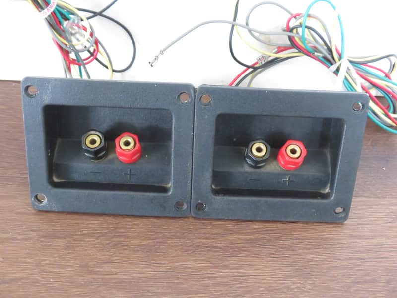 USED PAIR DYNALAB TWO WAY CROSSOVERS image 1