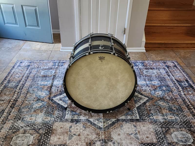 Ludwig Clubdate Spotlight 60's bass drum - Blue silver duco laquer-22x14 with Speedmaster pedal image 1