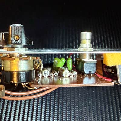 Guild Foxey Lady 2-Knob Fuzz 1960s - Silver image 17