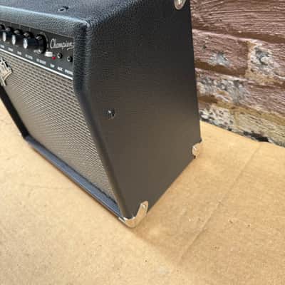 Fender Champion 20 20-Watt 1x8" Guitar Combo Amplifier w/ Effects – Tested & Working imagen 8