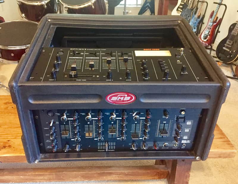 SKB 106 DJ Portable DJ Rack with Cover Black image 1