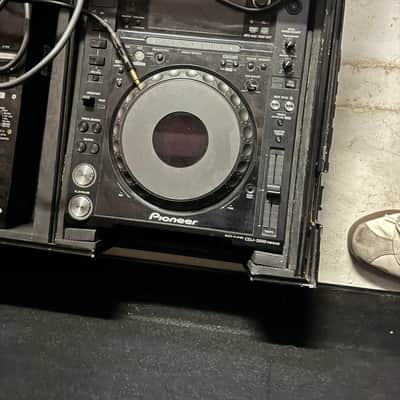 Pioneer DJM 900 NXS + 2 CDJ 2000 w/ Flight case image 2