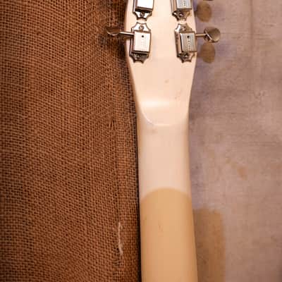 Danelectro  Deluxe Triple Shorthorn DC-3 6038 1959 White image 9