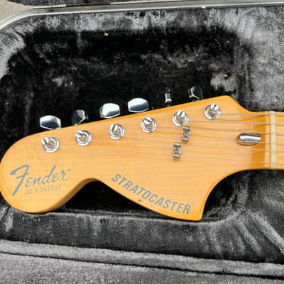 Fender Stratocaster Left-Handed with 3-Bolt Neck, Maple Fretboard 1977 - Natural image 3