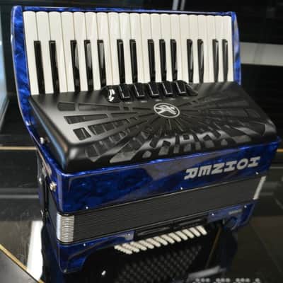 Hohner Bravo III 72 Bass Piano Accordion Blue image 2