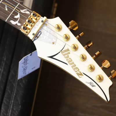Minty! 2013 Ibanez Steve Vai Signature JEM7V HSH Electric Guitar White + OHSC image 12
