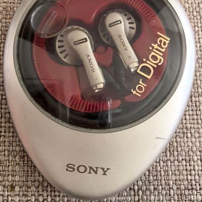 Sony N.U.D.E MDR-E484 Twin Turbo Ceramic Cela Dynamic Earphones