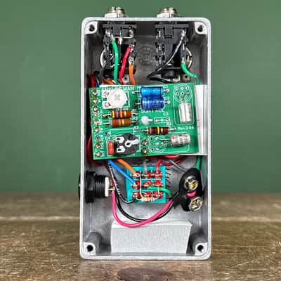 Analogman Sun Face CV7005 Germanium Fuzz with Sun Dial Knob - Gold image 9