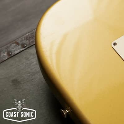 2004 Fender 50th Anniversary Classic 50's Stratocaster Aztec Gold image 10