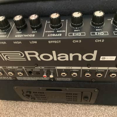 Roland KC-220 3-Channel 30-Watt 2x6.5" Keyboard Combo 2017 - Present - Black image 4