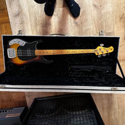 Left-Handed Music Man Sabre Bass – 1980/81 – Vintage USA – Sunburst, Maple Neck, Calzone Flight Case image 7