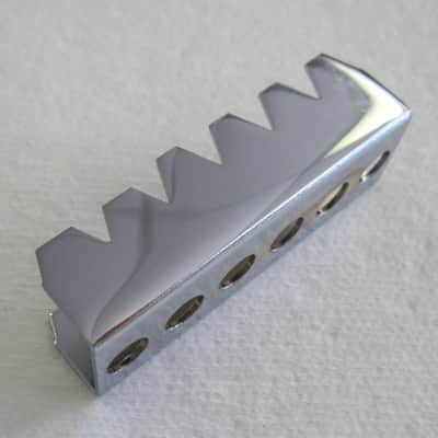Fender USA Jaguar Pickup Shield Claw 0054493049 image 1
