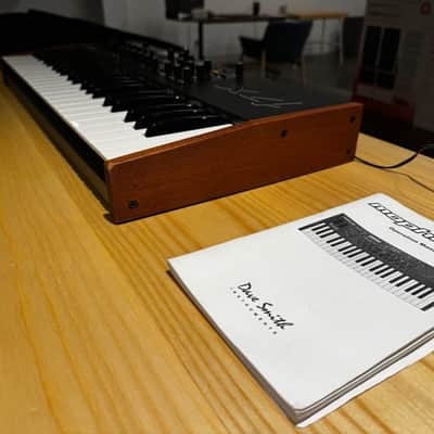 Dave Smith Instruments Mopho x4 44-Key 4-Voice Polyphonic Synthesizer 2013 - 2018 - Black with Wood Sides image 5