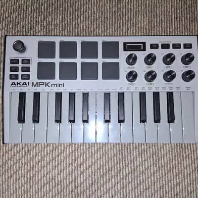 Akai Professional MPK Mini MK3 2023 - Special-Edition Gray