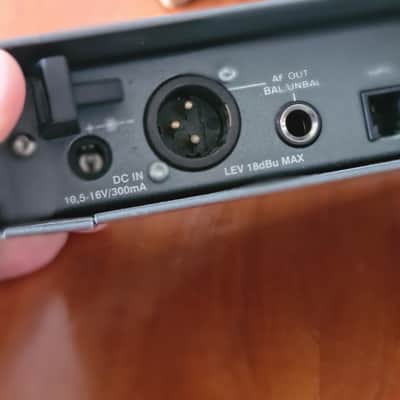 Sennheiser Sennheiser EW 100 G2 Bodypack Transmitter | 790–822 MHz | 3.5mm Mic Input | Professional Wireless Sender image 4