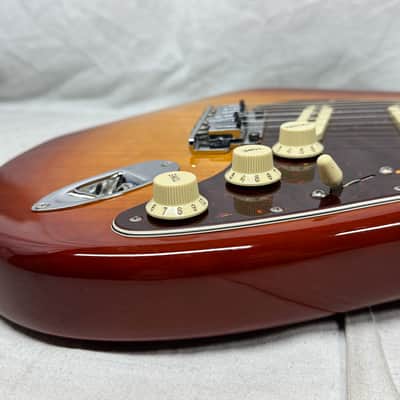 Fender American Stratocaster Guitar with Gator Case 2016 - Sienna Sunburst / Maple neck image 16