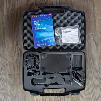Shure UT Wireless lavalier microphone system, 774.400 MHz image 2