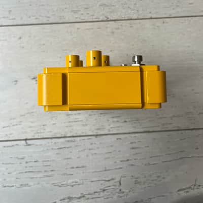 Kernom Moho Fuzz 2023 - Present - Yellow image 2