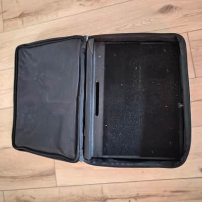Gator GPT-BL-PWR Pedal Tote with Carry Bag & Power Supply 2010s - Black image 3