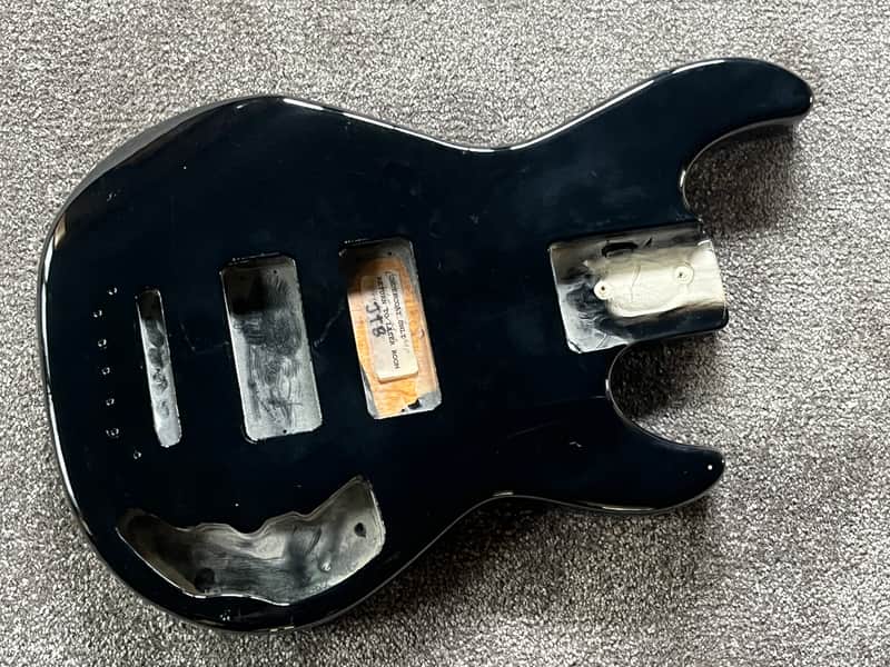 G&L L-2500 bass body jet black V 5-string image 1