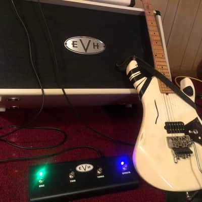 EVH 5150 III 50w 6L6 3-Channel 50-Watt Guitar Amp Head w/ 60w 2x12” cab 2020 - Present image 7