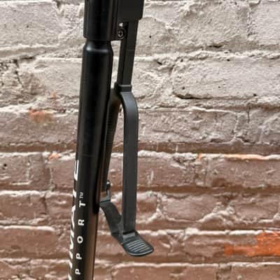 Ultimate Support GS-100+ Guitar Stand with Locking Legs image 2