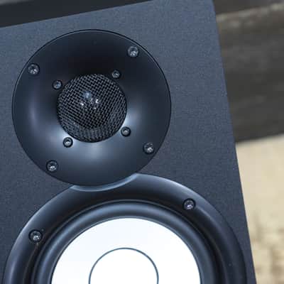 Yamaha HS5 Powered Studio Monitor 2-Way Bi-Amp 5" Studio Monitor (Single) w/Box image 15