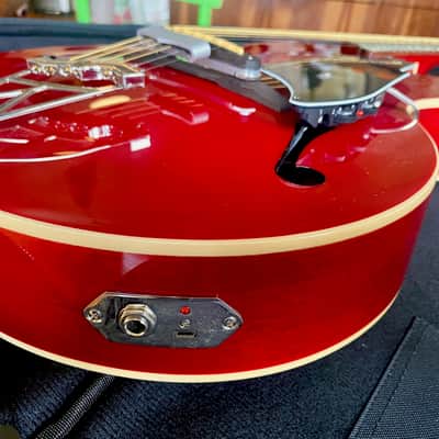 Vox Giulietta Semi acoustic VGA-3PS Archtop guitar Brand new gig case. image 5