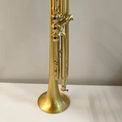 Trompeta Bach Stradivarius 43 lacado mate en perfecto estado image 9