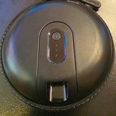 Used Shure RMCE-TW2 Wireless Bluetooth Adapter with SHURE 535 earphone bundle - Red with black image 8