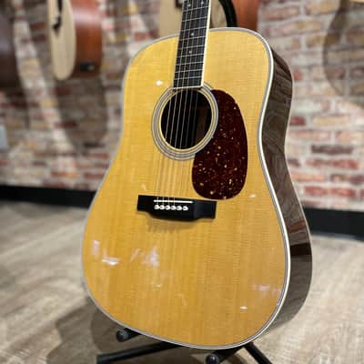 Martin D-35 Natural image 2