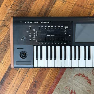 KORG Kronos 2 61-Key Workstation w/Gator Case image 4