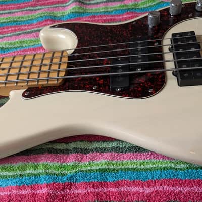 Fender American Precision Deluxe 5 String Early 2000s - White image 6