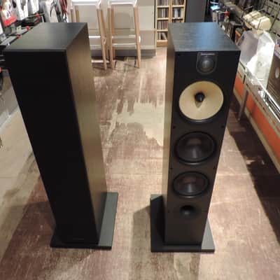 B&W (Bowers & Wilkins) 683 S2 Floorstanding Speakers with Grilles, Bases, and Manual image 1