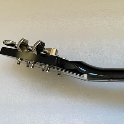 NEW Epiphone Flying V '70s Silverburst 1970s Case Papers_288 image 12