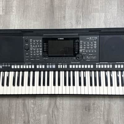 Yamaha PSR S775 61 Key Arranger Keyboard With Stand