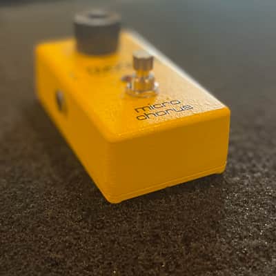 MXR M148 Micro Chorus Yellow Modulation Effect Pedal for Electric Guitar image 14