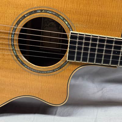 Larrivee 05 Select Series OMV-05 omv05 Single Cutaway Acoustic Guitar with Case -- *Split in Top / Cracks* image 6