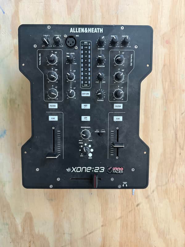 Allen & Heath XONE:23 Professional 2+2-Channel DJ Mixer 2014 - Present - Black image 1
